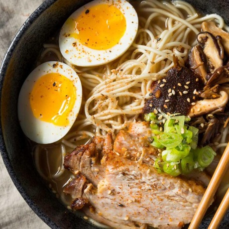 Ramen de pollo, fideos...