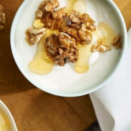 Yogur griego con nueces & miel