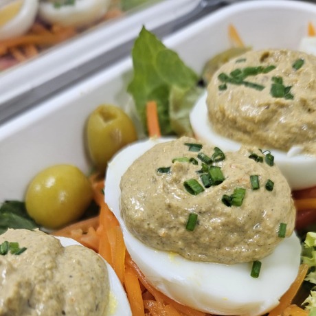 LIGERO: Huevos relleno de...