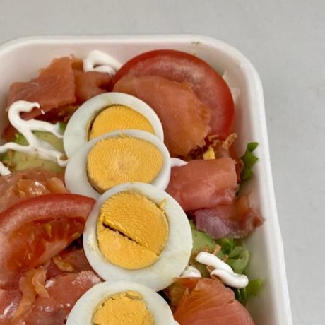 ENSALADA: Salmón ahumado...